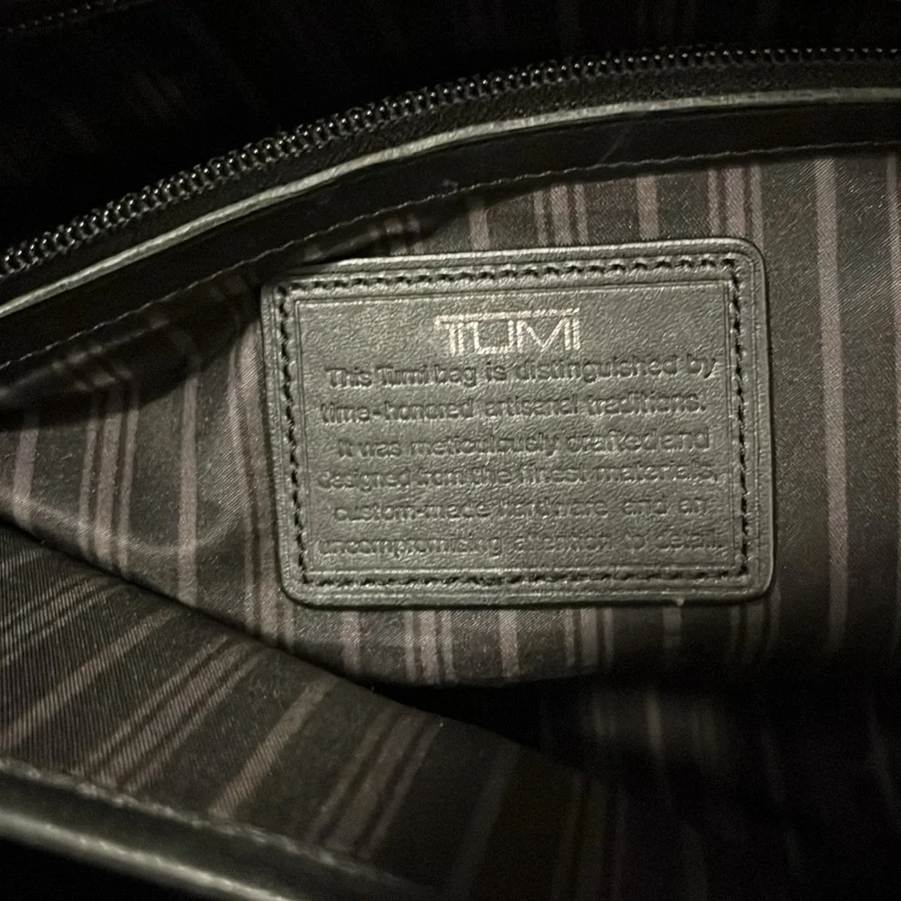 TUMI Vintage Black Leather Beacon Hill Portfolio Organizer Unisex Laptop Bag